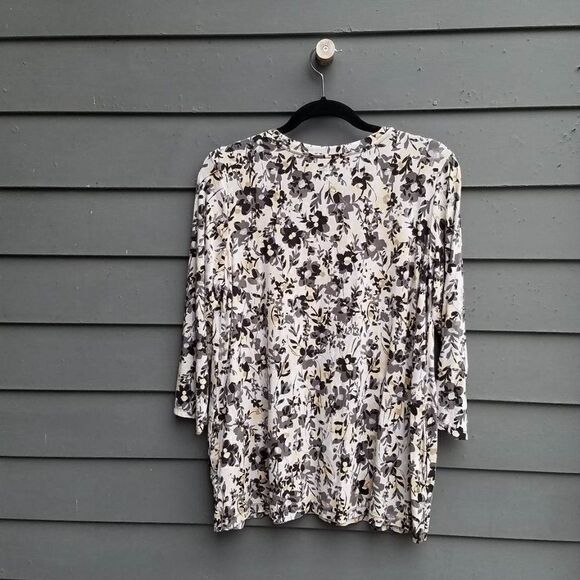 LOGO Floral Long Sleeve Tee Black White Gray Yellow size Medium - Picture 5 of 13